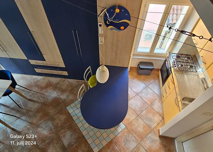 Altana Romantic アパート ピラン