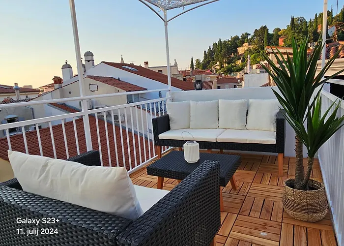 Altana Romantic アパート ピラン